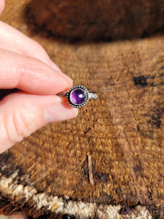 Purple amethysts ring