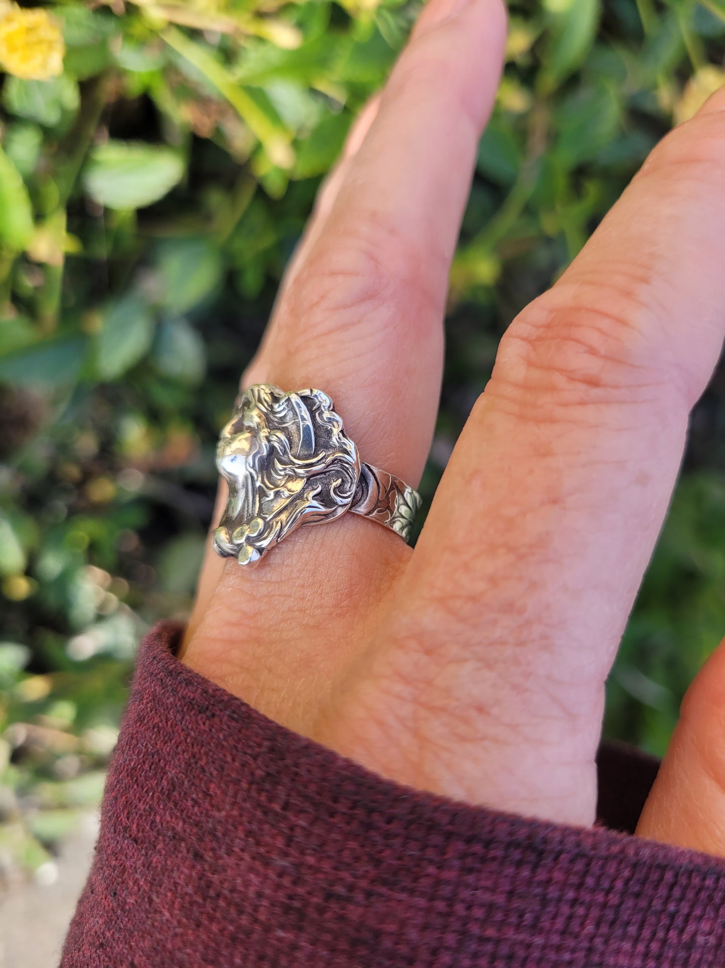 Art nouveau ring. Sterling silver woman ring