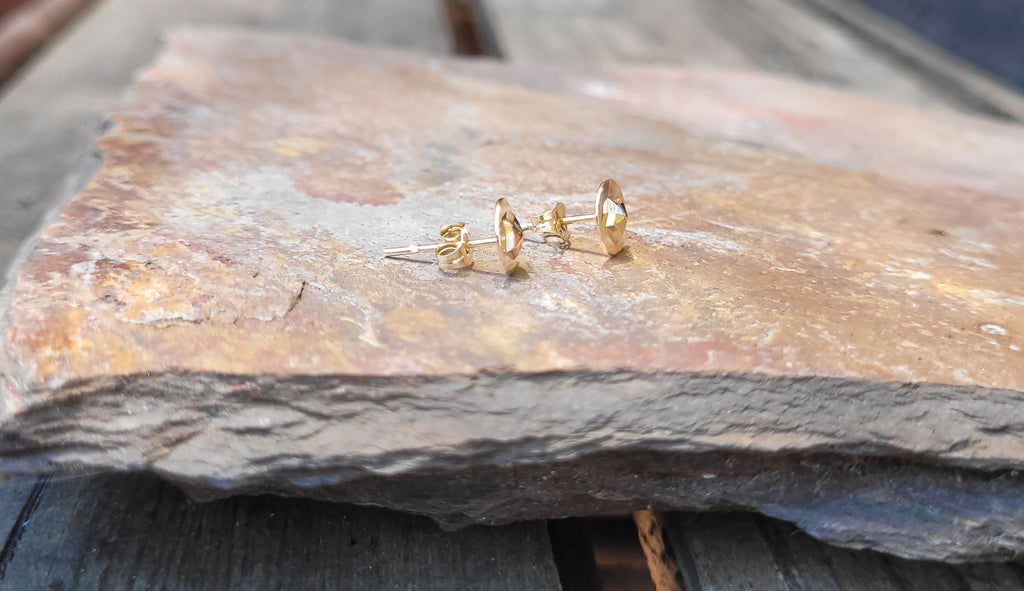 14k solid gold disc star stud earrings