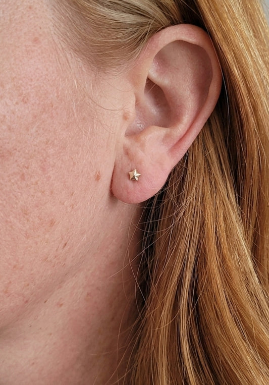 14k solid gold star stud earrings